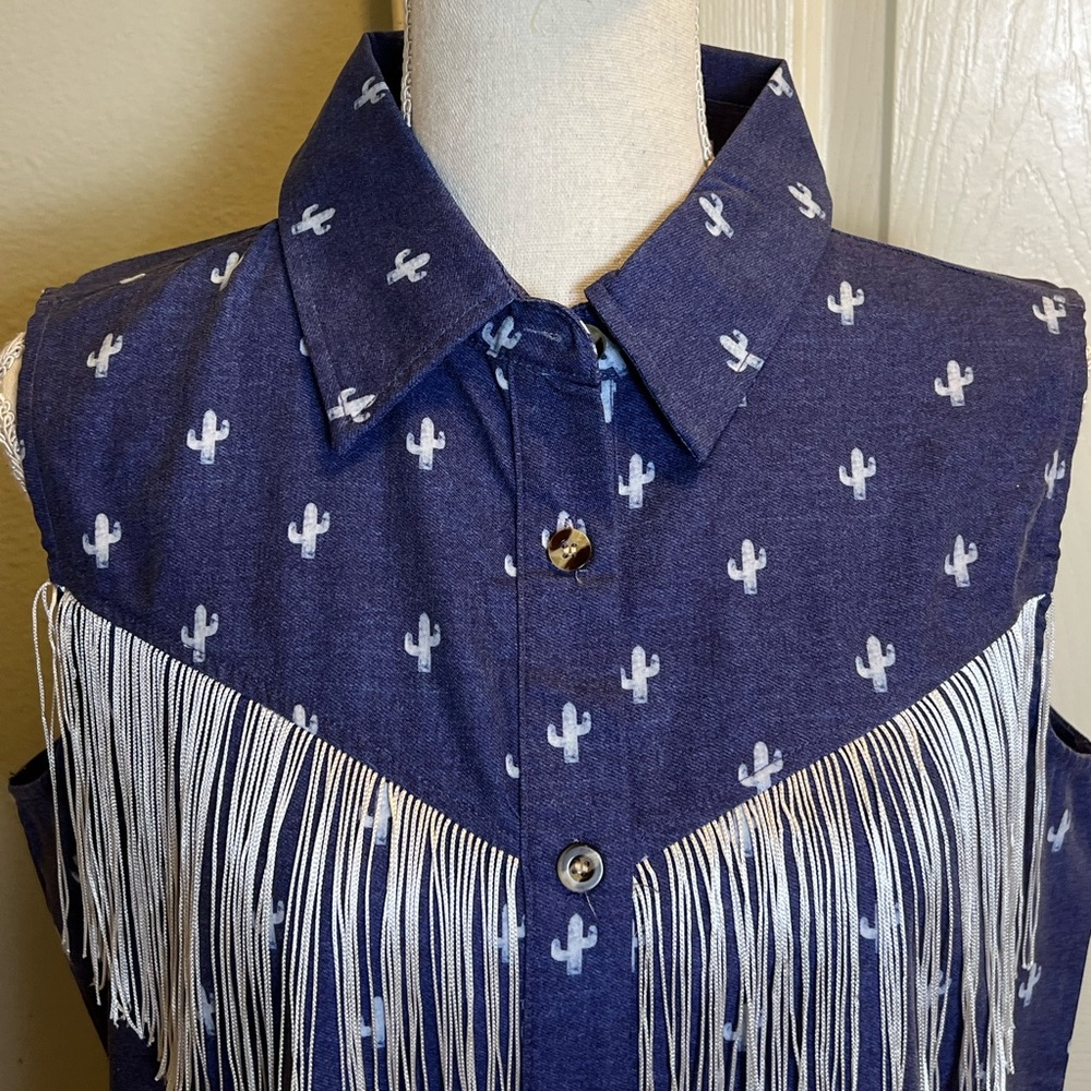 Merigold Kiss Sleeveless Cacti Print Fringe Top